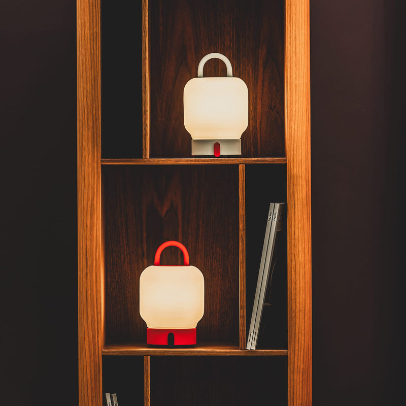 Kooduu Loome: functional and aesthetic LED lamp with USB charging, durable steel construction, and portable handle.