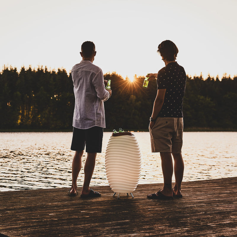 Kooduu Synergy: multifunctional LED lamp and Bluetooth speaker with drinks cooler, perfect for creating ambiance anywhere.