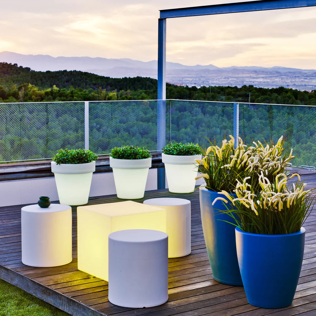 Outdoor Planters for Canadian Gardens | My Outdoor Room