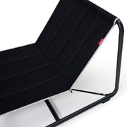 Easy-to-assemble lounge frame in anthracite for a more defined seating position.