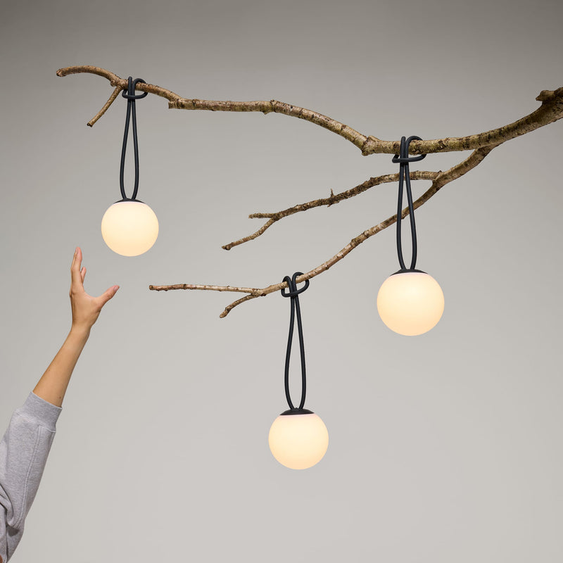 Bolleke Mini set offers three dimming levels and up to 24 hours of light.