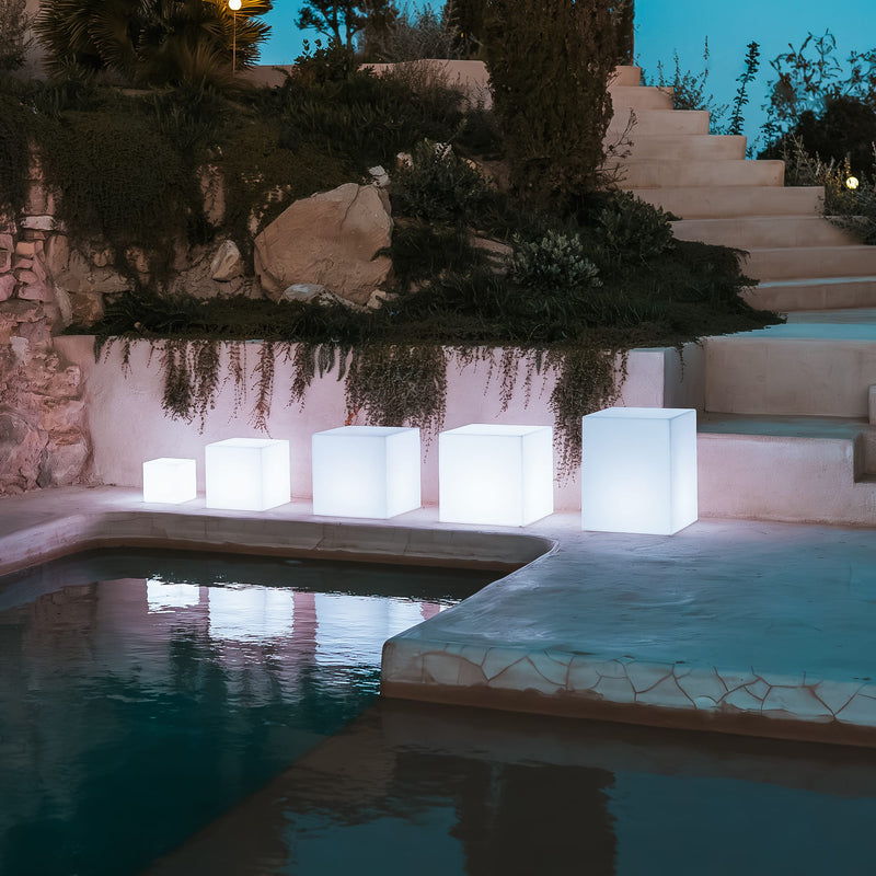 Cuby<br> Solar & Rechargeable Cube Lamp