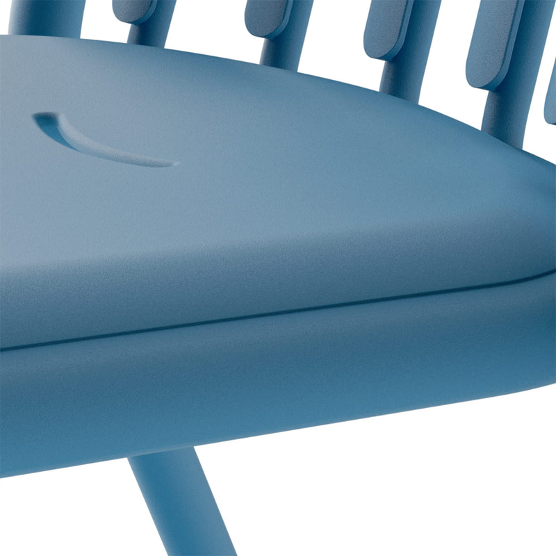 Rounded edges of Fred’s Armchair armrests, offering maximum comfort during extended seating.