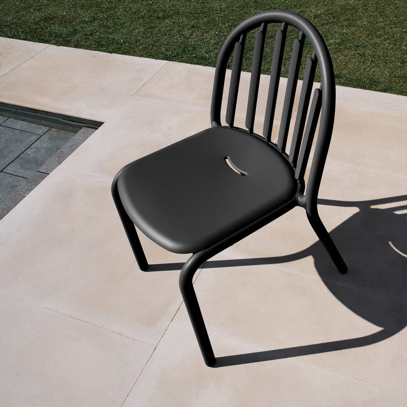 Fred’s Chair by Fatboy with a modern slat-back design, elevating the look of any outdoor balcony or terrace.