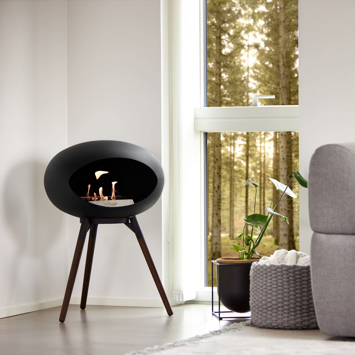 Le Feu Ground Low Dome &lt;br&gt;Black