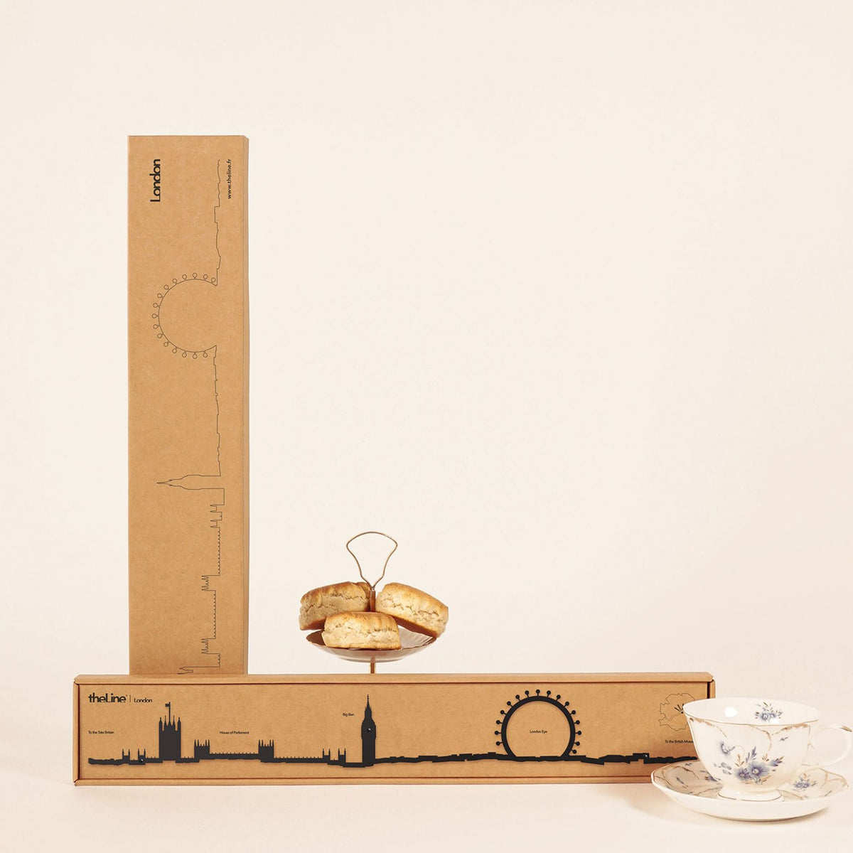 50 cm London Line in black highlights historic landmarks like the House of Parliament and the Thames banks.