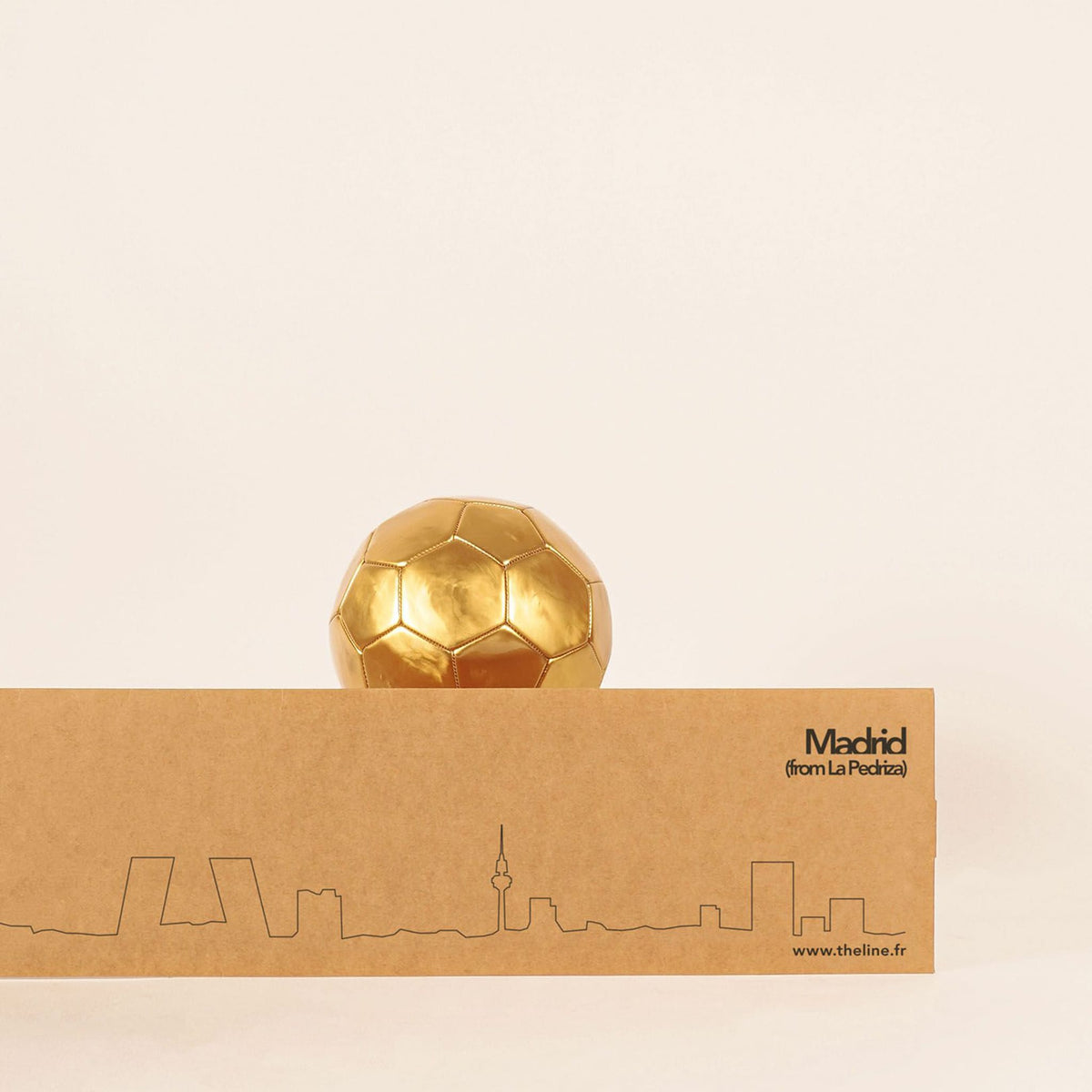 Elegant 125 cm Madrid Line art piece featuring the city&#39;s modern and historic skyline for home or office décor.