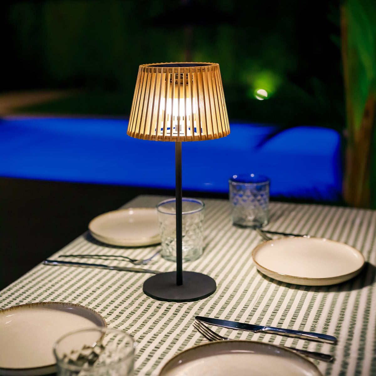 Okinawa&lt;br&gt; Solar-charged Table Lamp