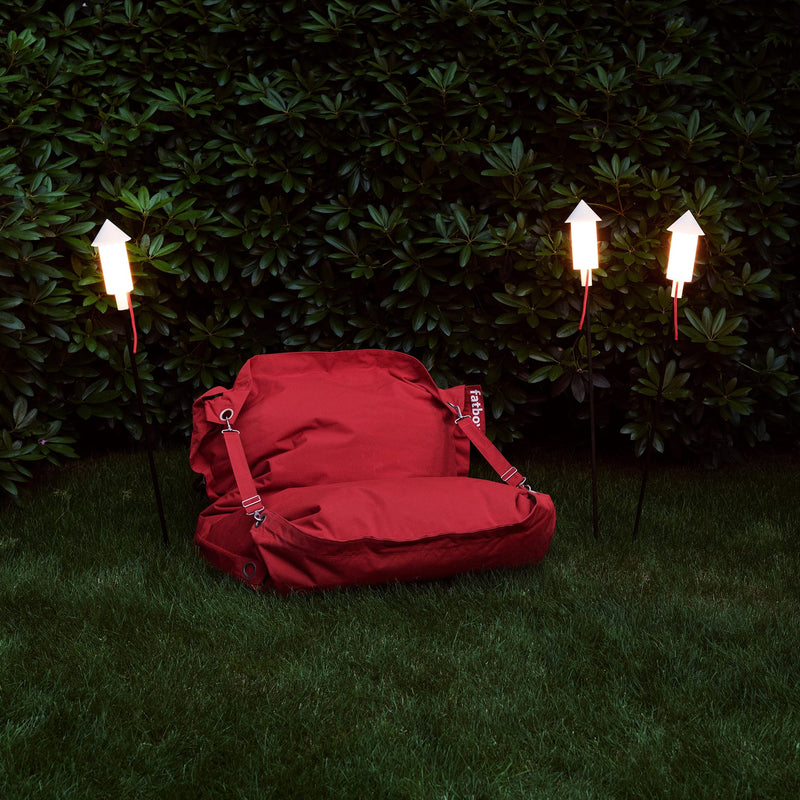 Weather-resistant Fatboy Prêt-A-Racket lights, perfect for Canadian gardens and balconies year-round.