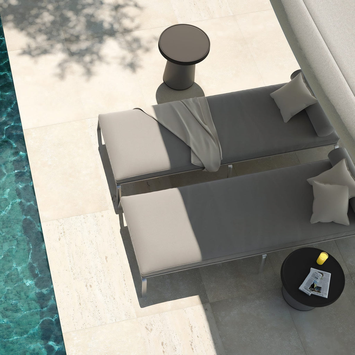 Thick Top Side Table&lt;br&gt; Indoor &amp; Outdoor Use