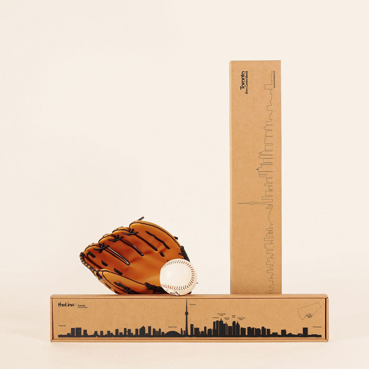 The Toronto Line: 50 cm silhouette featuring landmarks like the CN Tower and Rogers Centre in sleek minimalist design.