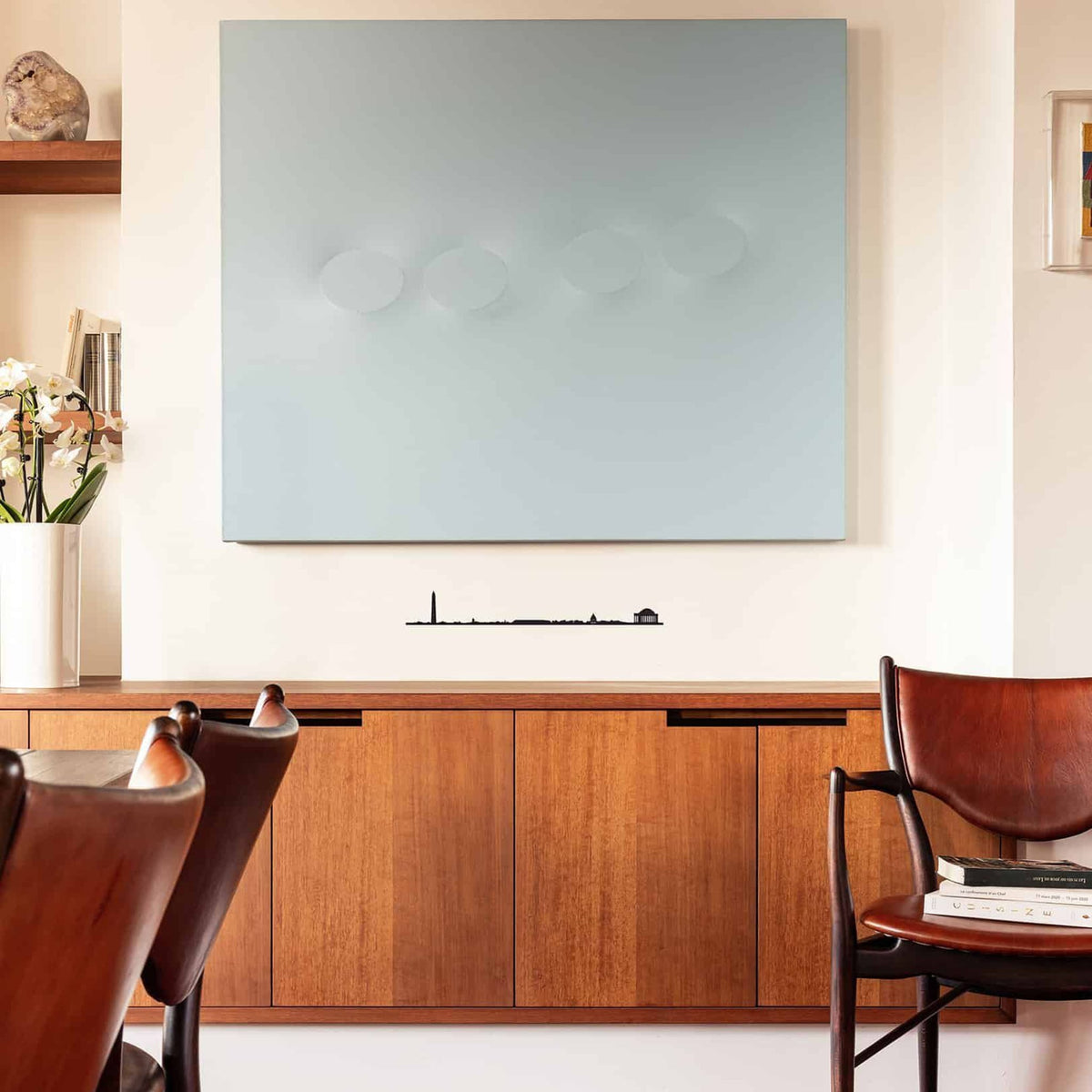 Minimalist Washington Line art highlights the architectural spirit of D.C., perfect for home or office décor.