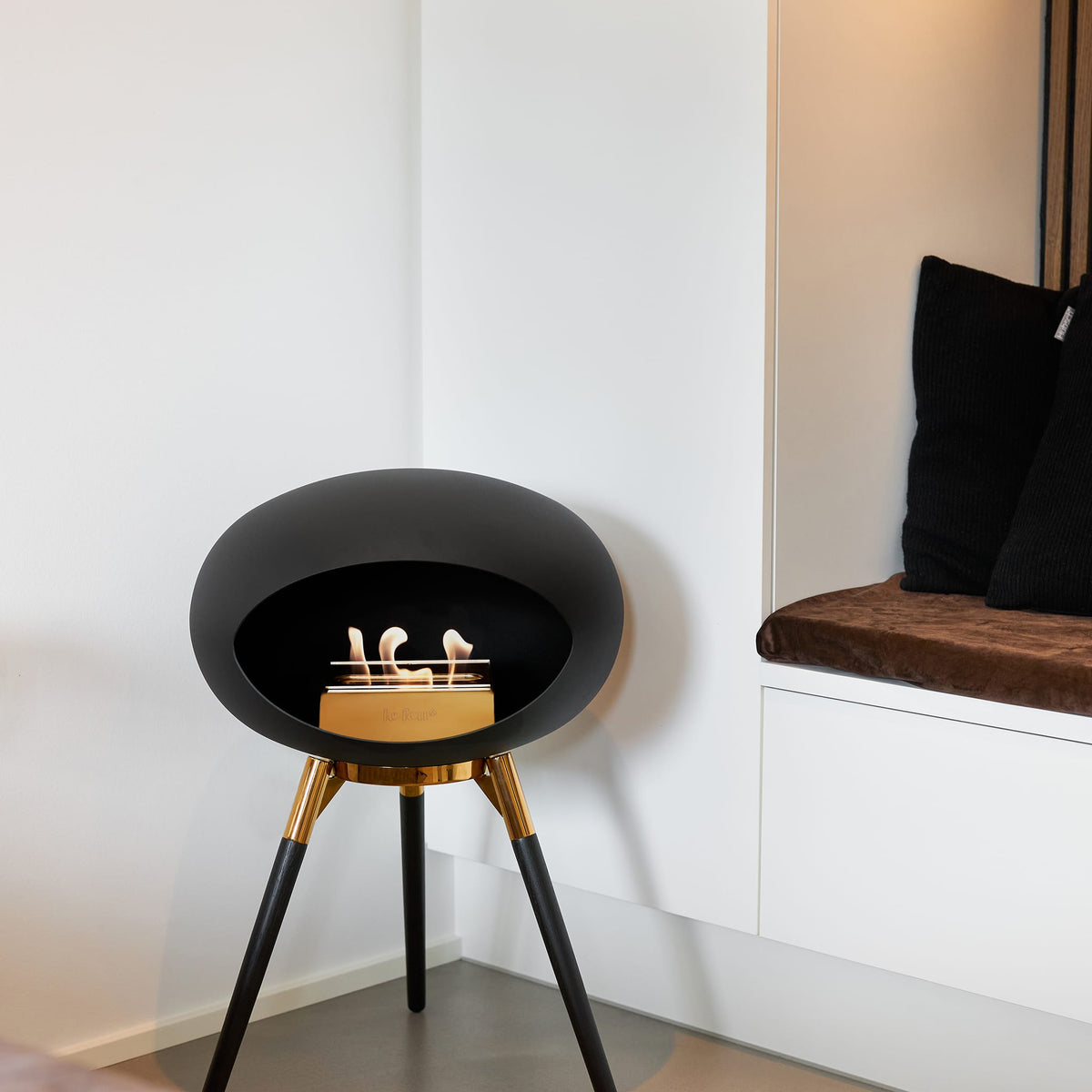Le Feu Ground Low Dome &lt;br&gt;Black