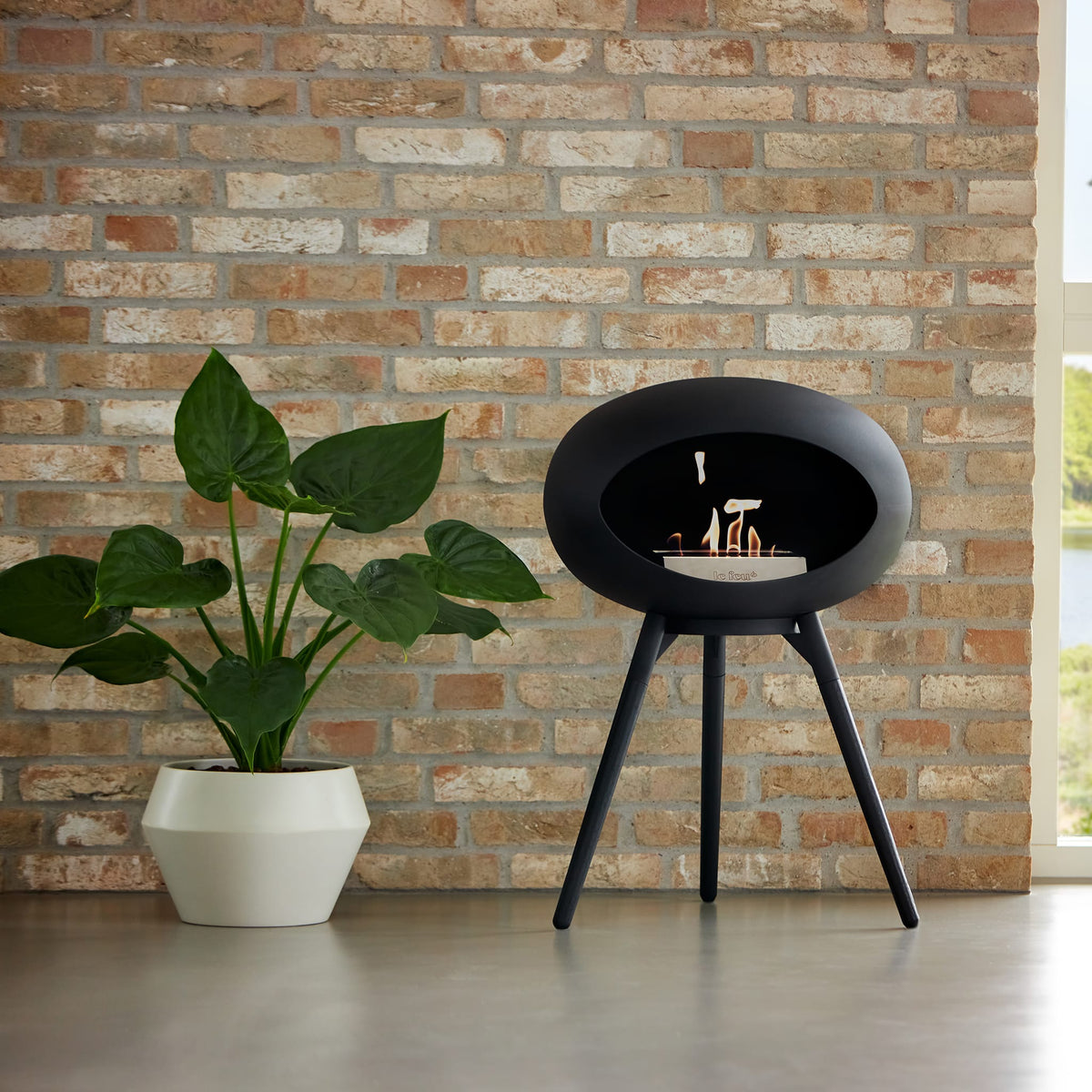 Le Feu Ground Low Dome &lt;br&gt;Black